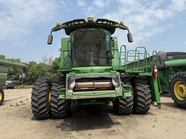 Image of John Deere S690 equipment image 2