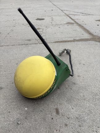 Image of John Deere StarFire 3000 Image 0