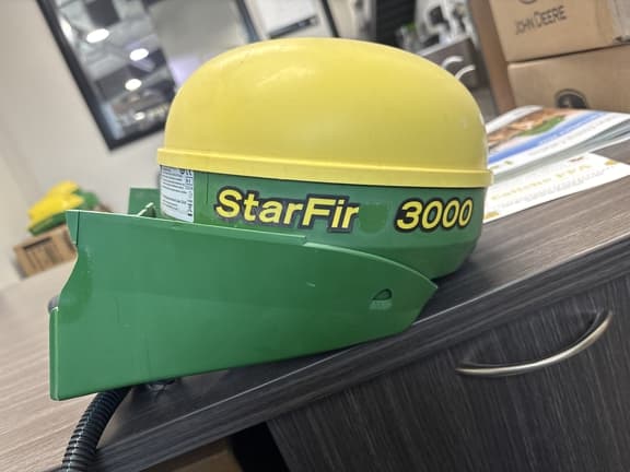 Image of John Deere StarFire 3000 Image 0
