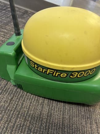 Image of John Deere StarFire 3000 equipment image 1