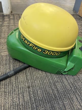 Image of John Deere StarFire 3000 equipment image 3