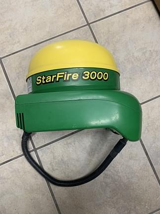 Image of John Deere StarFire 3000 equipment image 2