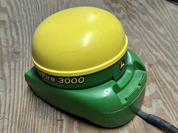 Image of John Deere StarFire 3000 Image 0