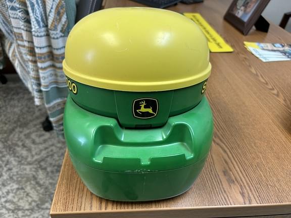 Image of John Deere StarFire 3000 equipment image 2
