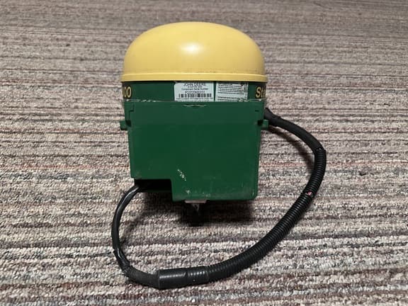 Image of John Deere StarFire 3000 Image 1