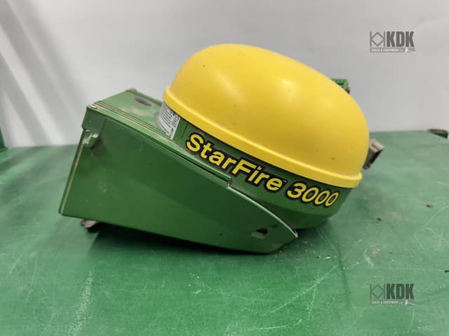 Image of John Deere StarFire 3000 equipment image 2