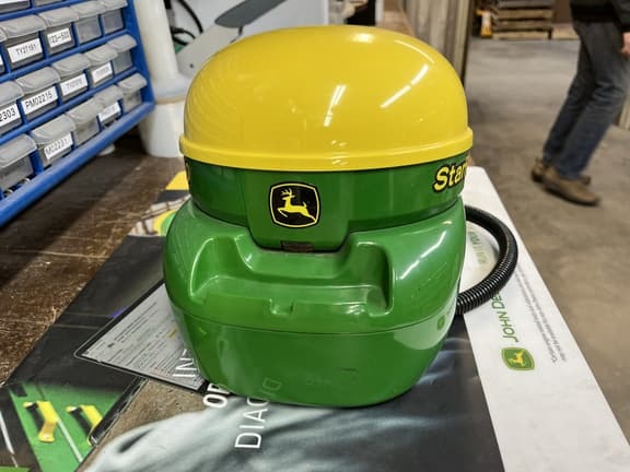 Image of John Deere StarFire 3000 Image 1