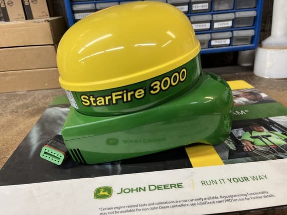 Image of John Deere StarFire 3000 Image 0