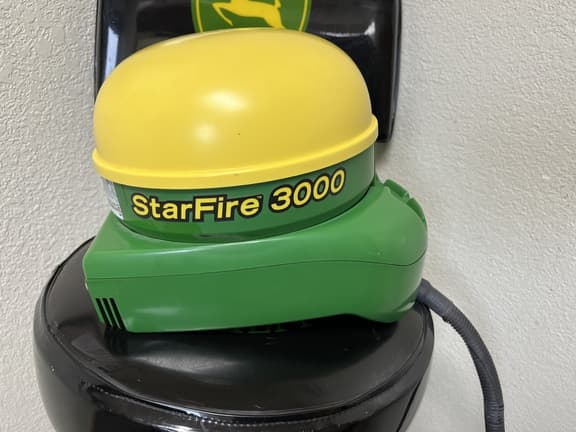 Image of John Deere StarFire 3000 Primary image