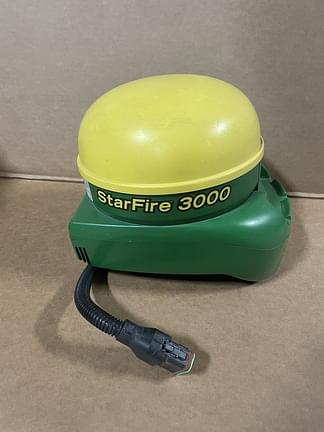 Image of John Deere StarFire 3000 equipment image 1