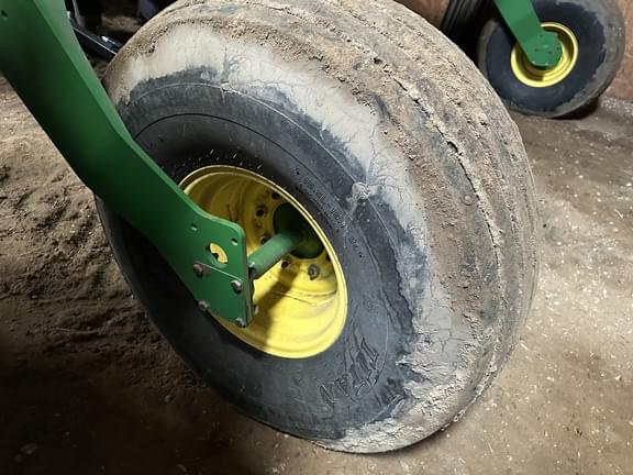 Image of John Deere W150 equipment image 4