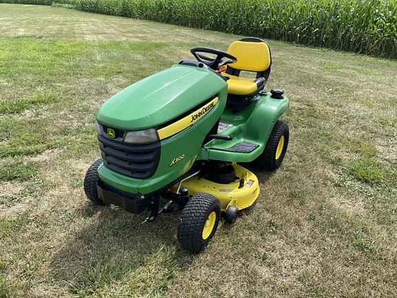 Image of John Deere X300 equipment image 1