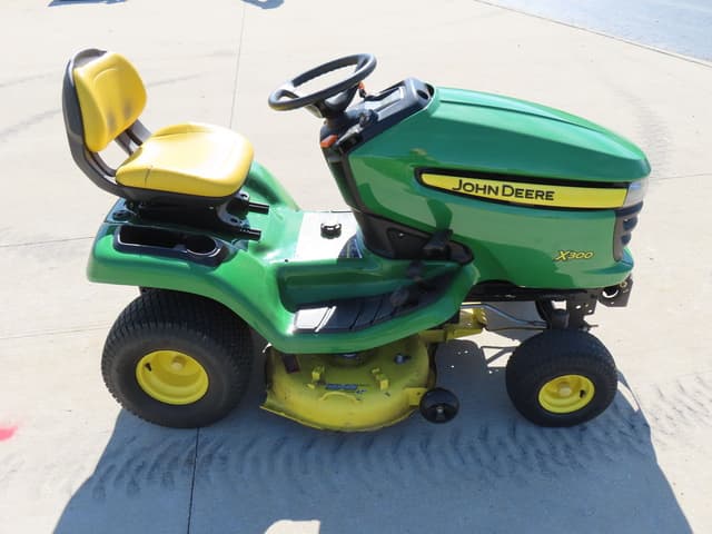 Image of John Deere X300 equipment image 2