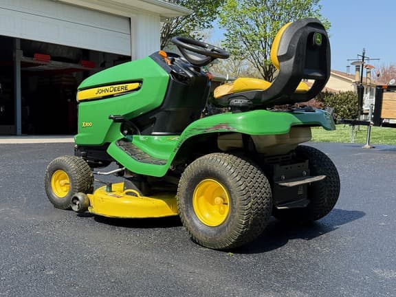 Image of John Deere X300 equipment image 3