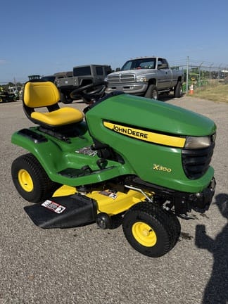 2013 John Deere X300 Equipment Image0