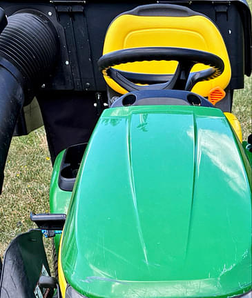 Image of John Deere X300 equipment image 1