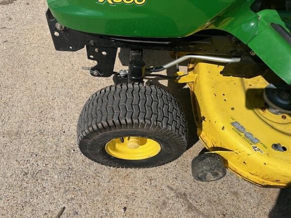 Image of John Deere X300 equipment image 3