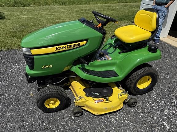 Image of John Deere X300 equipment image 2