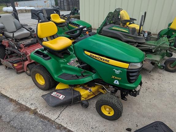 Image of John Deere X300 equipment image 1