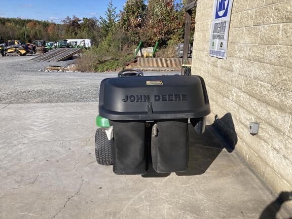 Image of John Deere X300 equipment image 4