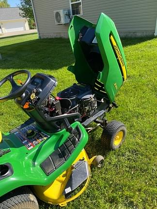 Image of John Deere X300 equipment image 2