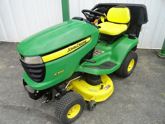 Image of John Deere X300 equipment image 1