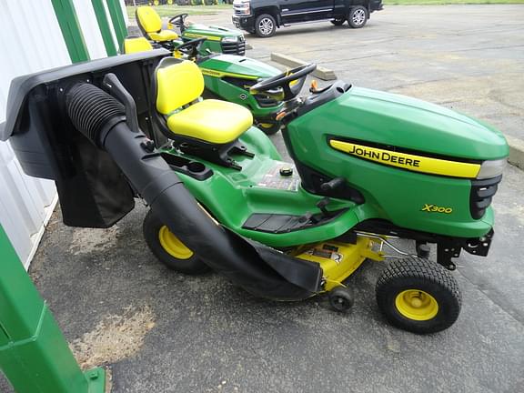 Image of John Deere X300 equipment image 2