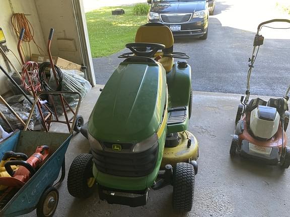 Image of John Deere X300 equipment image 3