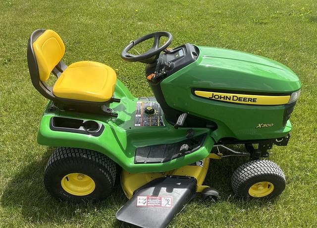 Image of John Deere X300 equipment image 2