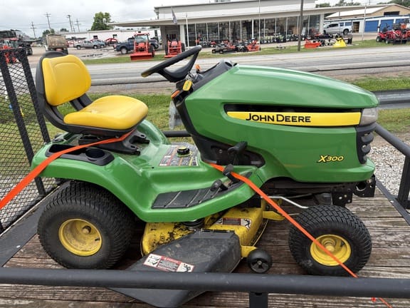2013 John Deere X300 Equipment Image0