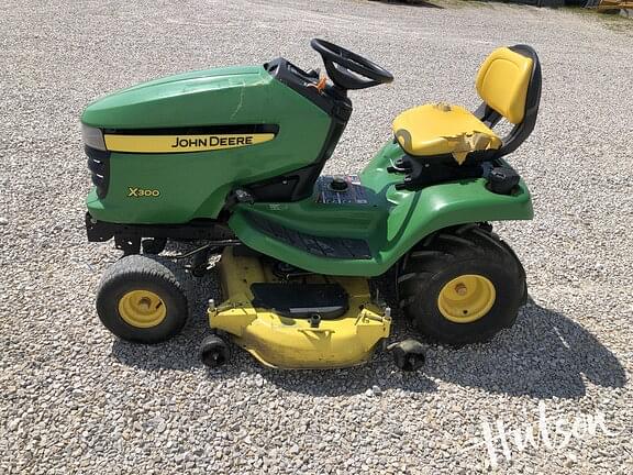 Image of John Deere X300 equipment image 3