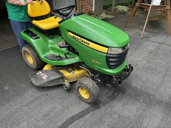 Image of John Deere X300 equipment image 1