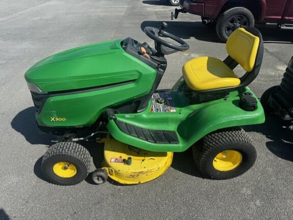 Image of John Deere X300 equipment image 2