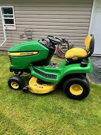 Image of John Deere X300 equipment image 3