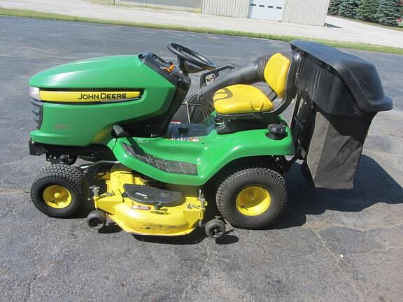 Image of John Deere X300 equipment image 1