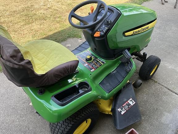 Image of John Deere X300 equipment image 2