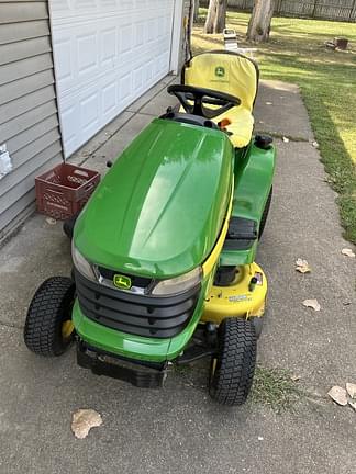 Image of John Deere X300 equipment image 3