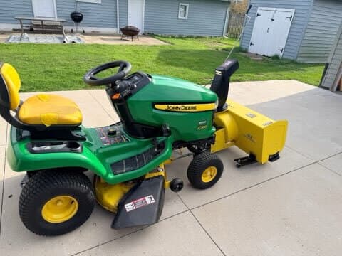 Image of John Deere X300 equipment image 1