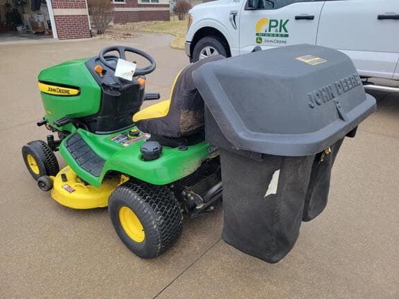 Image of John Deere X300 equipment image 2