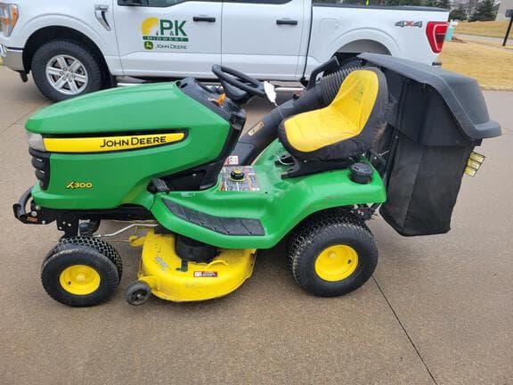 Image of John Deere X300 equipment image 1