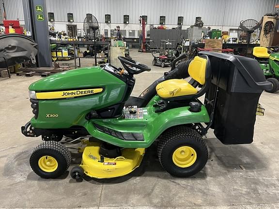 Image of John Deere X300 equipment image 1