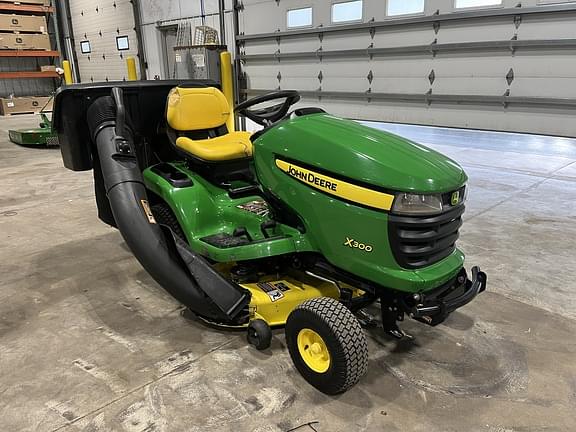 Image of John Deere X300 equipment image 4