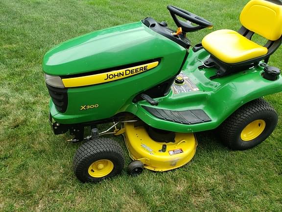 Image of John Deere X300 equipment image 1