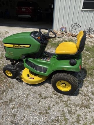 2013 John Deere X304 Equipment Image0
