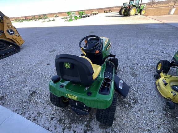 Image of John Deere X304 equipment image 2