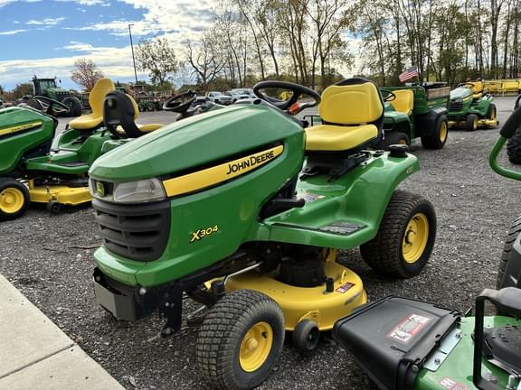 Image of John Deere X304 Image 1