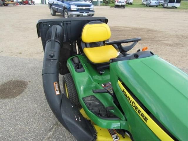 Image of John Deere X304 equipment image 3