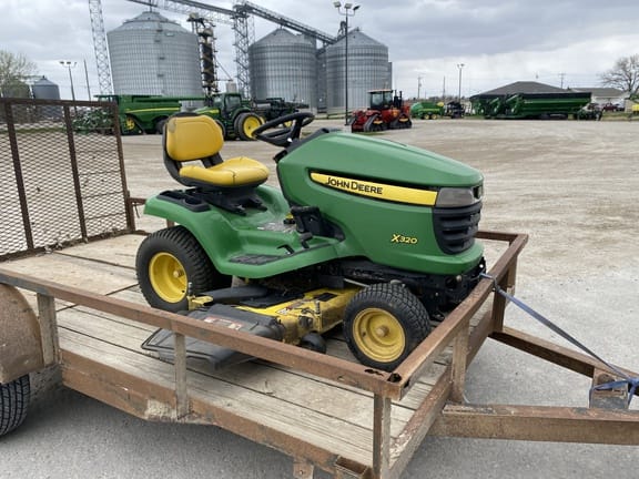 2013 John Deere X320 Equipment Image0