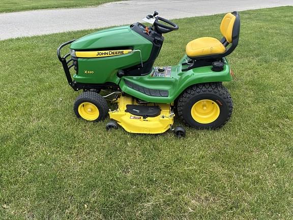 Image of John Deere X320 equipment image 1