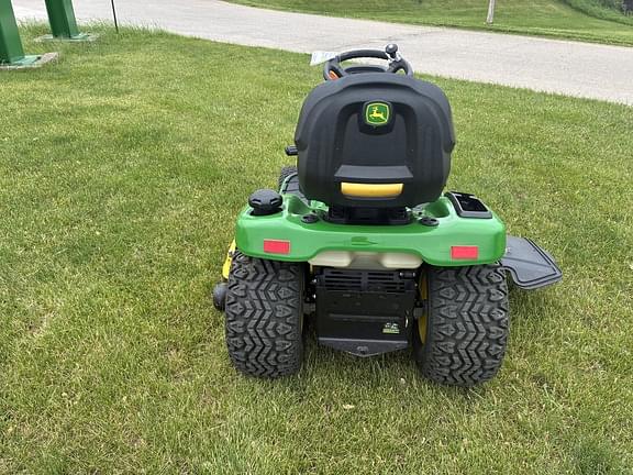 Image of John Deere X320 equipment image 4